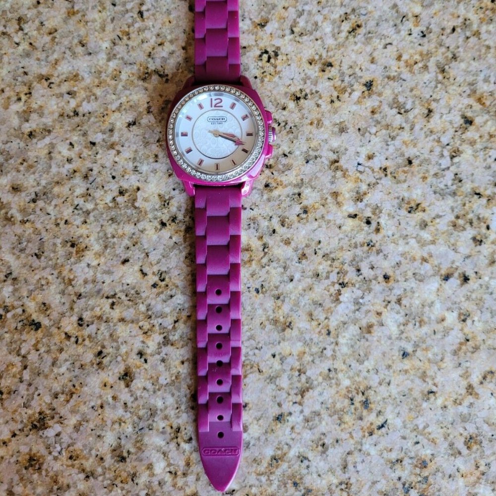 COACH Boyfriend Womens Watch Silicone / Rubber Band BERRY - Picture 3 of 6